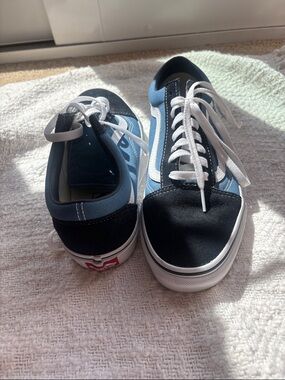 Vans Old Skool Low Top Sneakers in Black & Light Blue